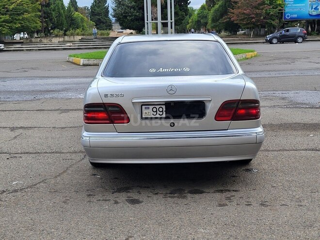 Mercedes E 220 2000, 301,713 km - 2.2 л - Lənkəran