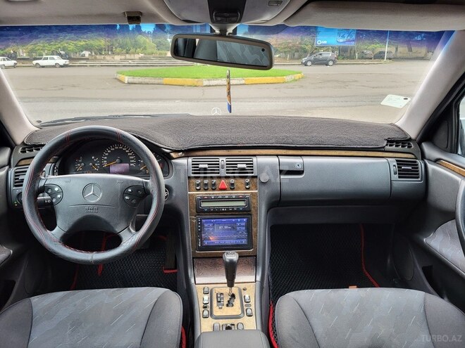 Mercedes E 220 2000, 301,713 km - 2.2 л - Lənkəran