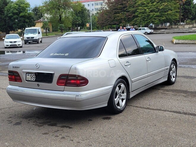 Mercedes E 220 2000, 301,713 km - 2.2 л - Lənkəran