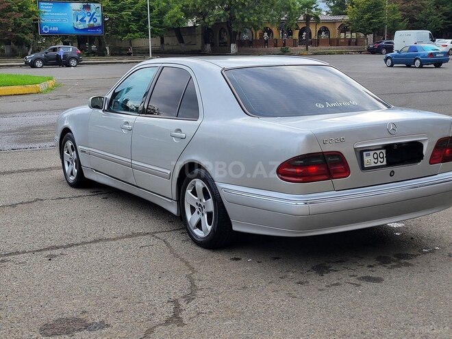 Mercedes E 220 2000, 301,713 km - 2.2 л - Lənkəran