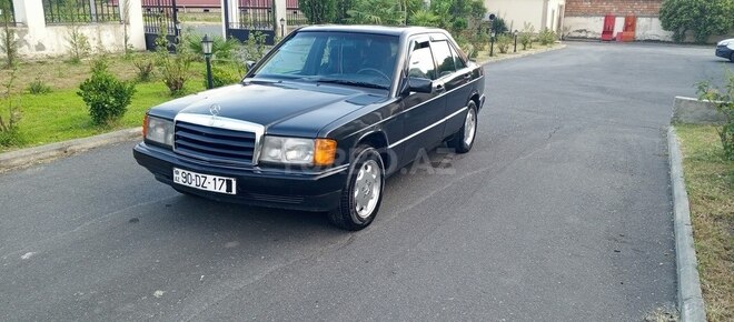 Mercedes 190 1991, 350,000 km - 2.0 l - Zaqatala