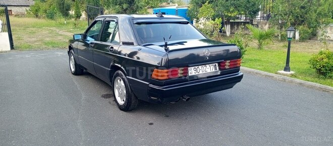 Mercedes 190 1991, 350,000 km - 2.0 l - Zaqatala