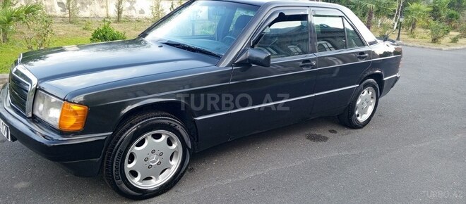 Mercedes 190 1991, 350,000 km - 2.0 l - Zaqatala
