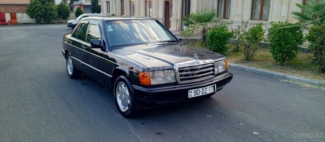 Mercedes 190 1991, 350,000 km - 2.0 l - Zaqatala