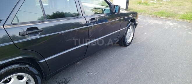 Mercedes 190 1991, 350,000 km - 2.0 l - Zaqatala