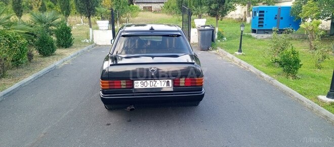 Mercedes 190 1991, 350,000 km - 2.0 l - Zaqatala