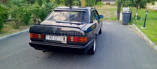 Mercedes 190 1991, 350,000 km - 2.0 l - Zaqatala