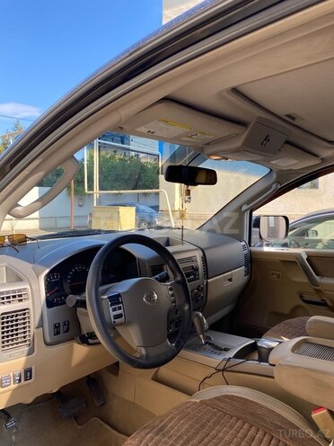 Nissan Armada 2005, 240,000 km - 5.6 l - Bakı