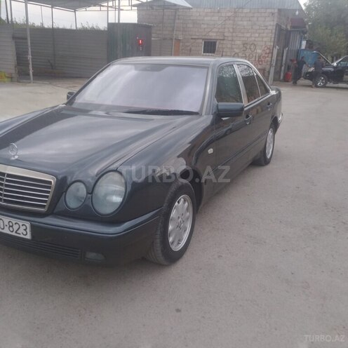 Mercedes E 240 1998, 290,000 km - 2.4 l - Bakı
