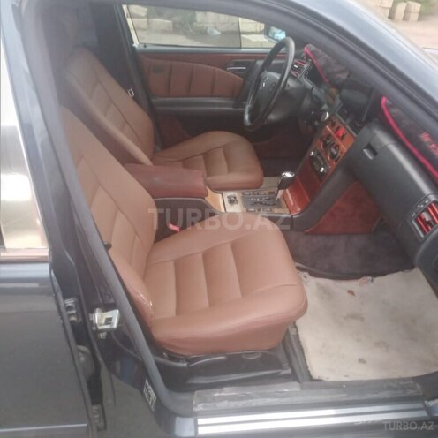 Mercedes E 240 1998, 290,000 km - 2.4 l - Bakı