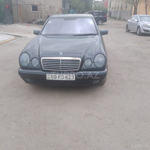 Mercedes E 240 1998, 290,000 km - 2.4 l - Bakı