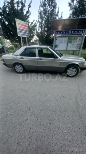 Mercedes 190 1989, 301,658 km - 2.0 л - Salyan