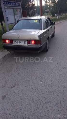Mercedes 190 1989, 301,658 km - 2.0 л - Salyan
