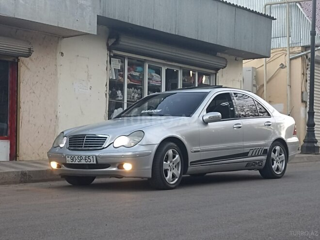Mercedes C 240 2001, 405,000 km - 2.6 l - Lerik