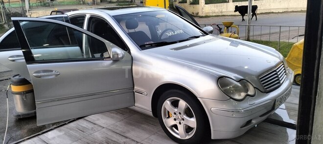Mercedes C 240 2001, 405,000 km - 2.6 l - Lerik