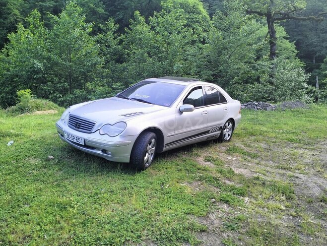 Mercedes C 240 2001, 405,000 km - 2.6 l - Lerik