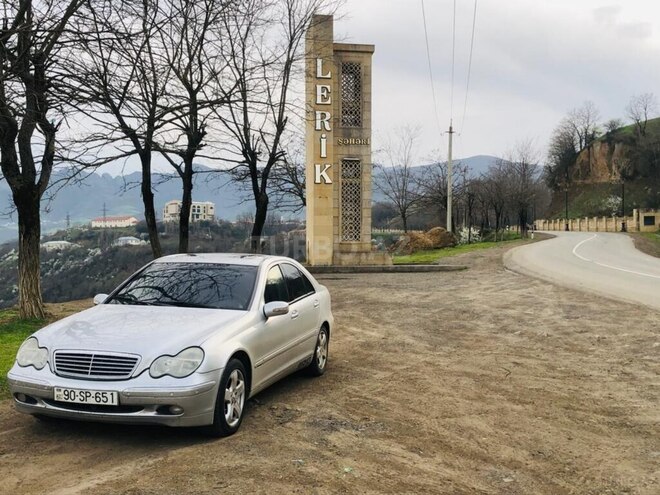 Mercedes C 240 2001, 405,000 km - 2.6 l - Lerik