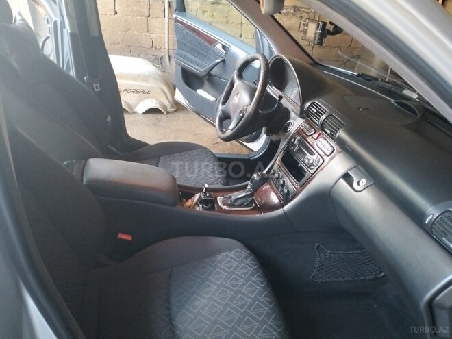 Mercedes C 240 2001, 405,000 km - 2.6 l - Lerik