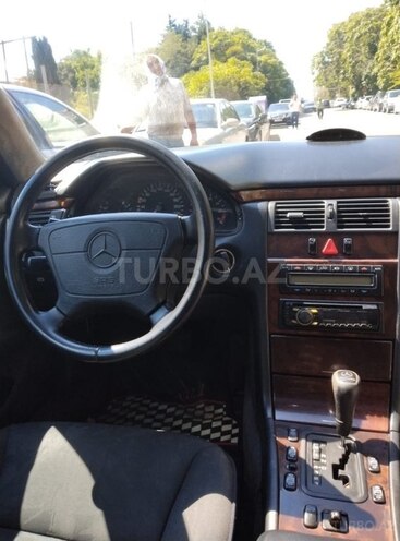 Mercedes E 230 1997, 380,000 km - 2.3 л - Bakı