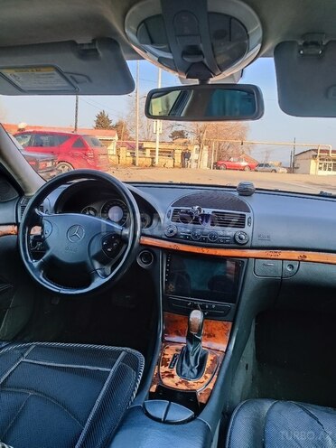 Mercedes E 220 2004, 437,546 km - 2.2 l - Göyçay