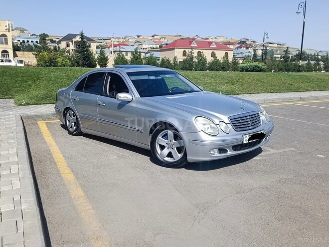 Mercedes E 220 2004, 437,546 km - 2.2 l - Göyçay