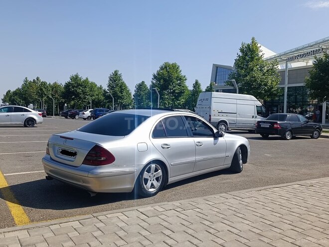 Mercedes E 220 2004, 437,546 km - 2.2 l - Göyçay