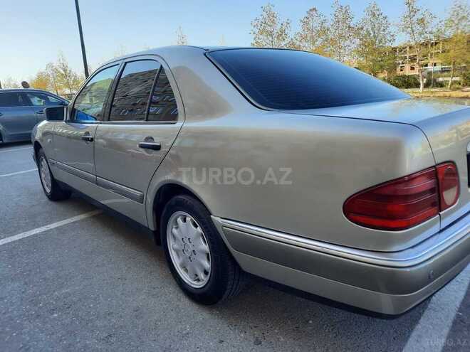 Mercedes E 200 1997, 332,000 km - 2.0 л - Bakı