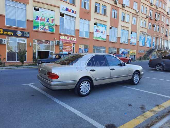 Mercedes E 200 1997, 332,000 km - 2.0 л - Bakı