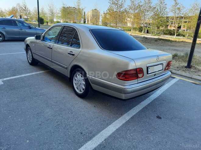 Mercedes E 200 1997, 332,000 km - 2.0 л - Bakı