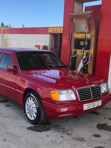 Mercedes E 220 1995, 750,000 km - 2.2 l - Sumqayıt