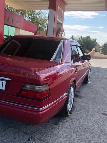 Mercedes E 220 1995, 750,000 km - 2.2 l - Sumqayıt