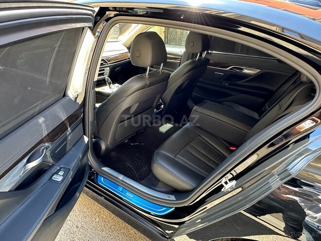 BMW 740 2017, 220,000 km - 3.0 l - Bakı