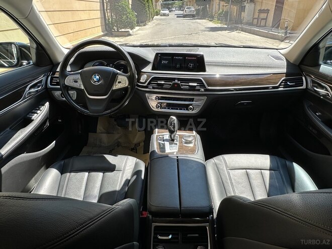 BMW 740 2017, 220,000 km - 3.0 l - Bakı