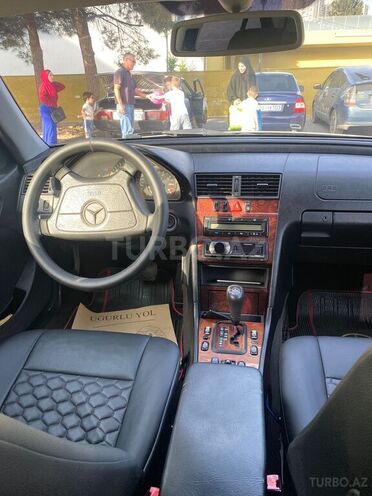 Mercedes C 200 1999, 290,000 km - 2.0 л - Bakı