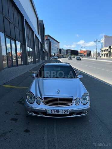 Mercedes E 240 2003, 234,000 km - 2.6 l - Bakı