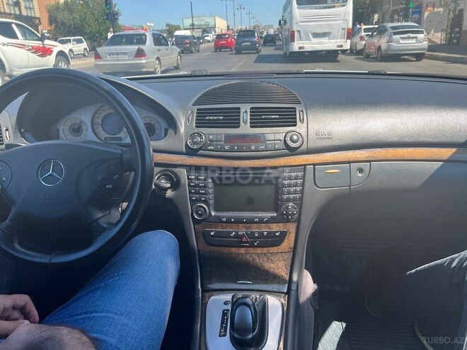 Mercedes E 240 2003, 234,000 km - 2.6 l - Bakı