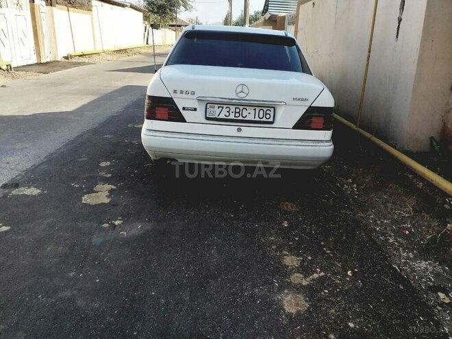 Mercedes E 200 1994, 600,000 km - 2.0 l - Naxçıvan
