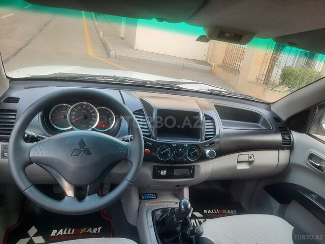 Mitsubishi L200 2011, 192 km - 2.5 l - Bakı