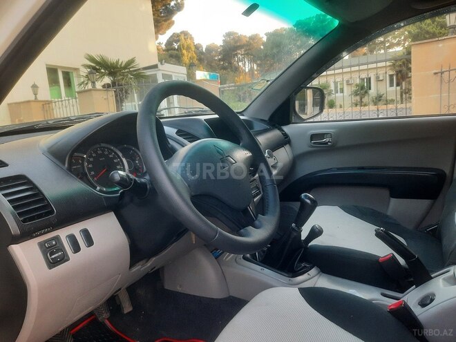 Mitsubishi L200 2011, 192 km - 2.5 l - Bakı