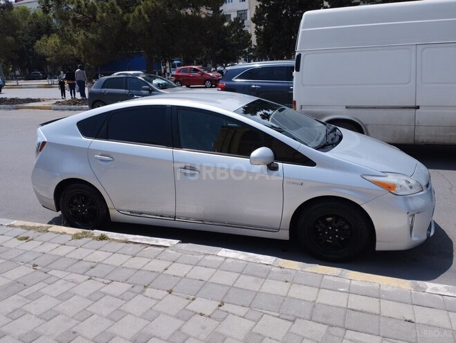 Toyota Prius 2013, 175,000 km - 1.8 l - Bakı