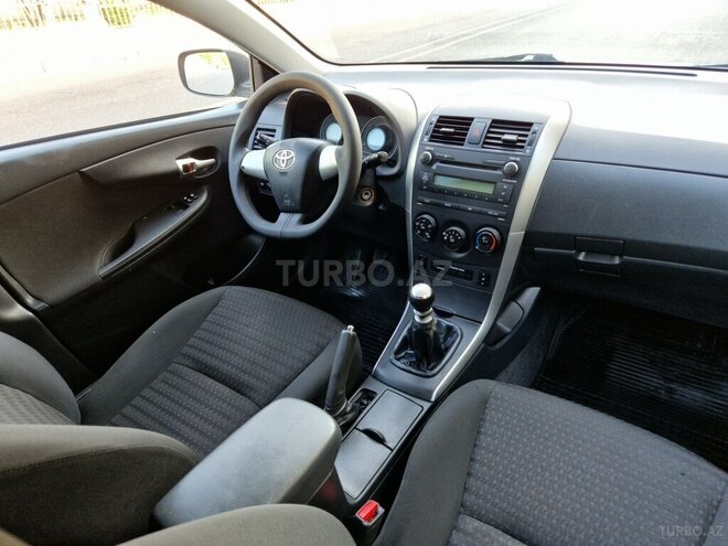 Toyota Corolla 2010, 178,600 km - 1.4 l - Bakı