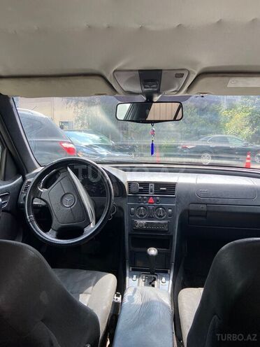 Mercedes C 220 1999, 369,000 km - 2.2 l - Bakı