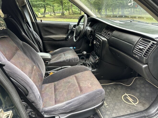 Opel Vectra 1999, 474,000 km - 1.6 l - Quba