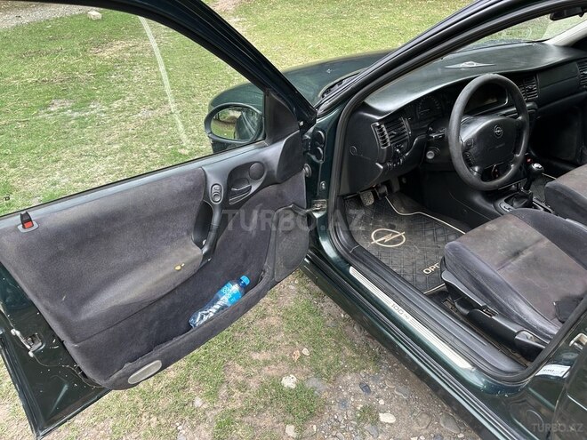 Opel Vectra 1999, 474,000 km - 1.6 l - Quba