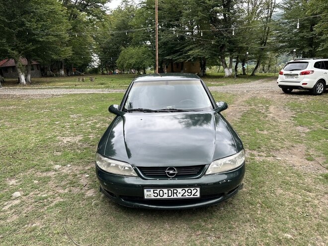 Opel Vectra 1999, 474,000 km - 1.6 l - Quba