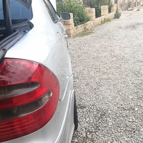 Mercedes E 240 2002, 220,000 km - 2.6 l - Bakı