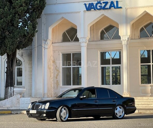 Mercedes E 320 2000, 318,500 km - 3.2 l - Bakı