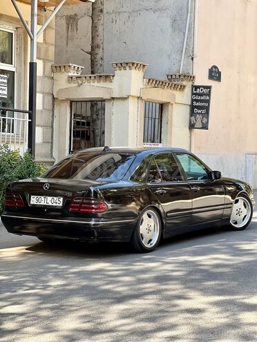 Mercedes E 320 2000, 318,500 km - 3.2 l - Bakı
