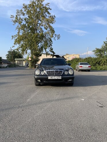 Mercedes E 280 2001, 393,700 km - 2.8 l - Bakı