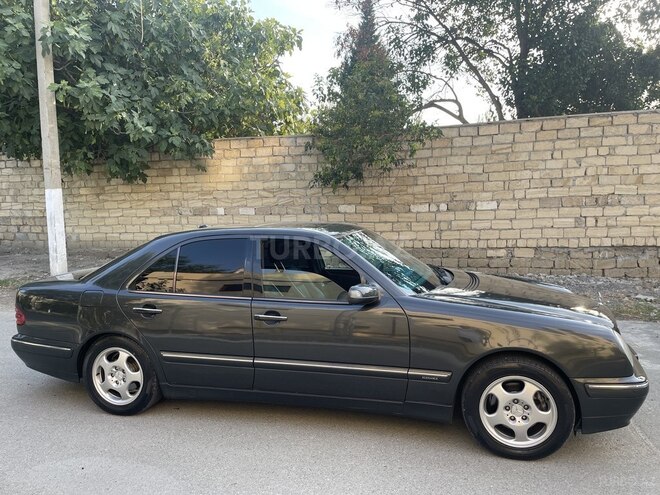 Mercedes E 280 2001, 393,700 km - 2.8 l - Bakı